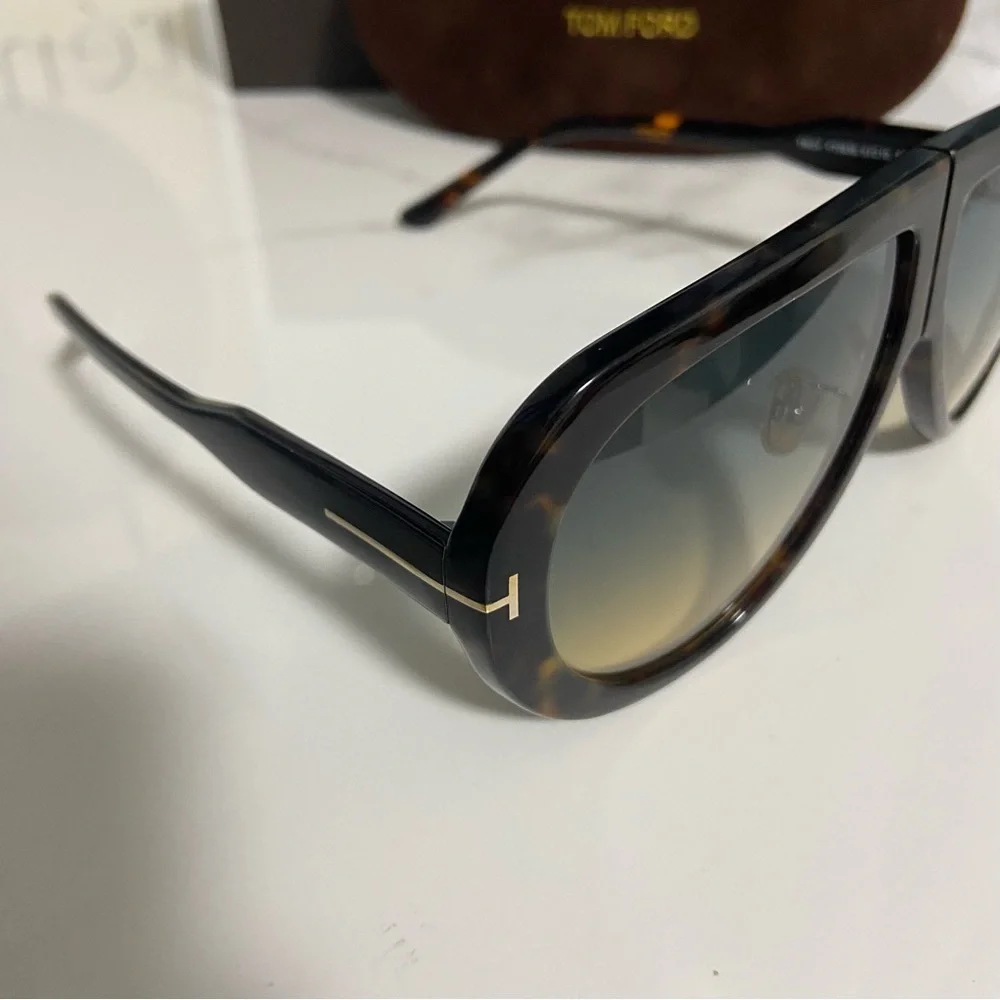 Tom Ford Brown Gradient Sunglasses - Picture 9 of 9